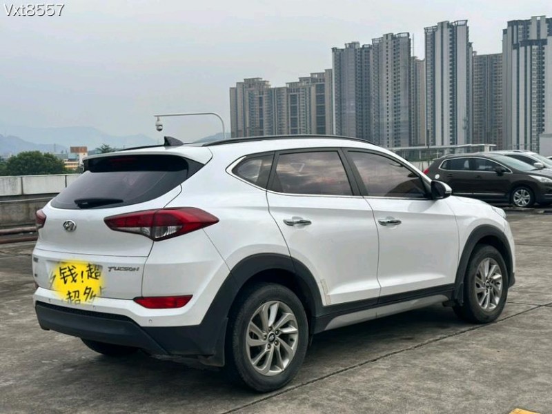 东莞19年现代途胜9