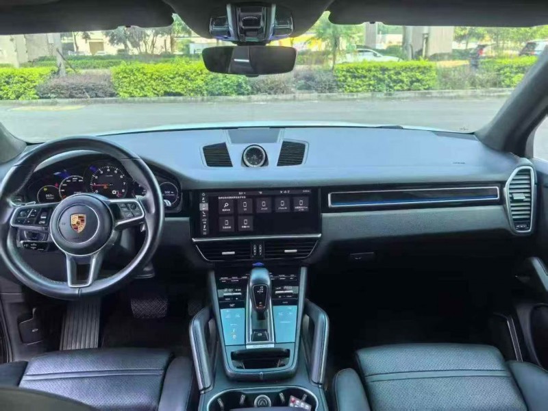 龙岩19年保时捷卡宴4