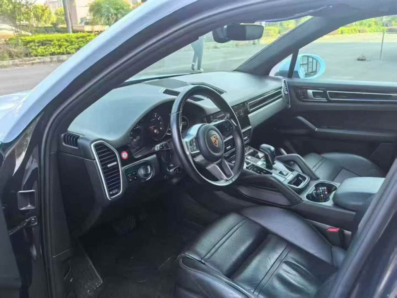 龙岩19年保时捷卡宴5