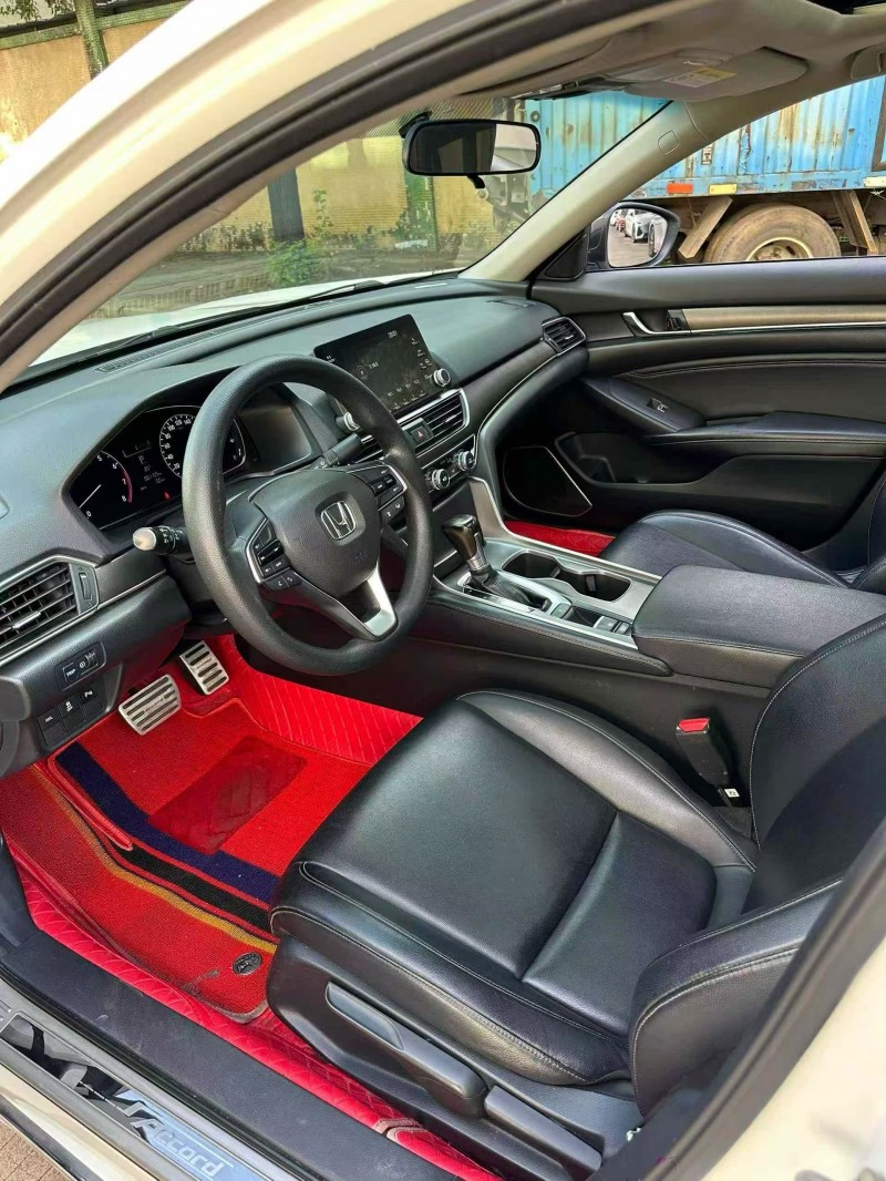 广州18年本田雅阁3