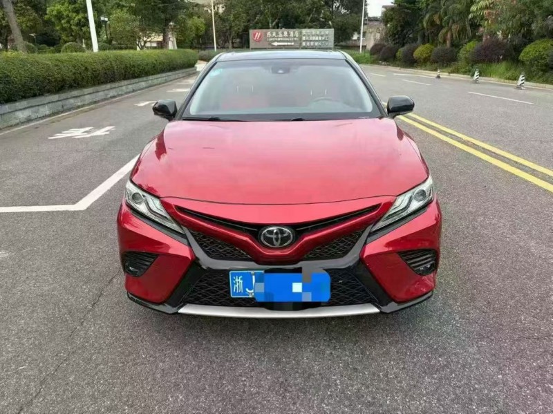 河源18年丰田凯美瑞1