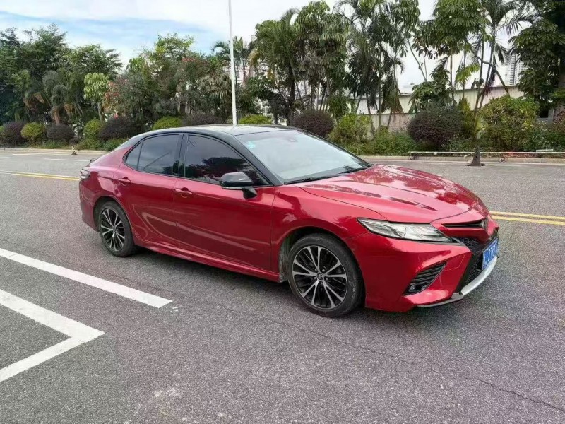 河源18年丰田凯美瑞2