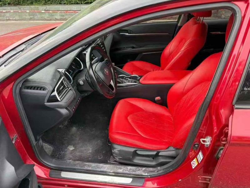 河源18年丰田凯美瑞5