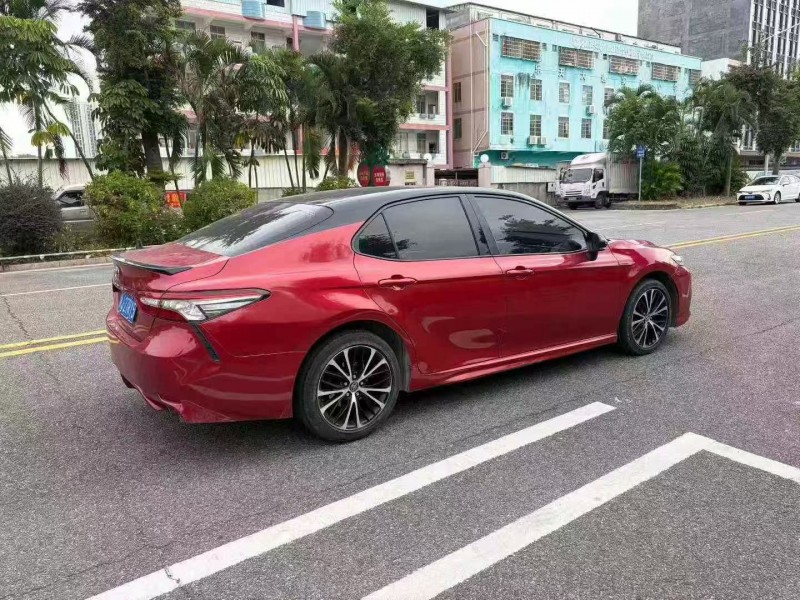 河源18年丰田凯美瑞8