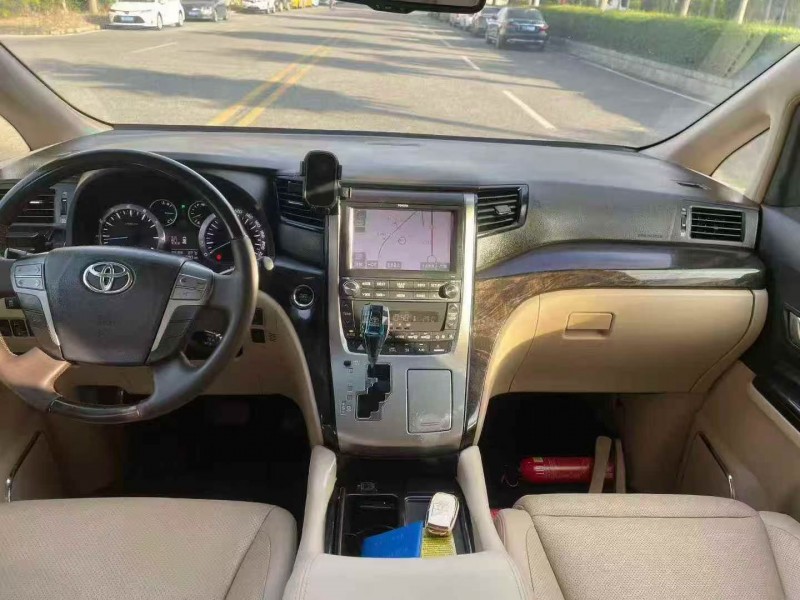 汕头12年丰田埃尔法5