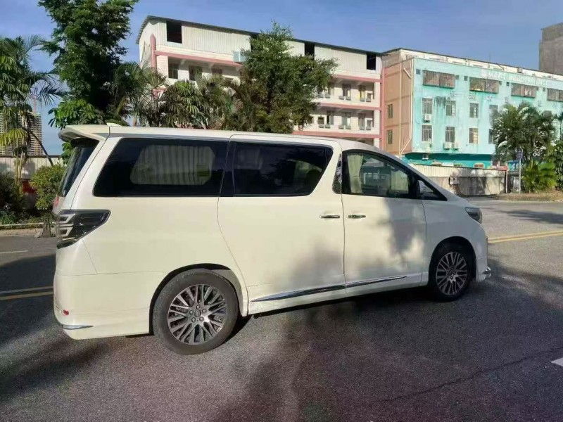 汕头12年丰田埃尔法8