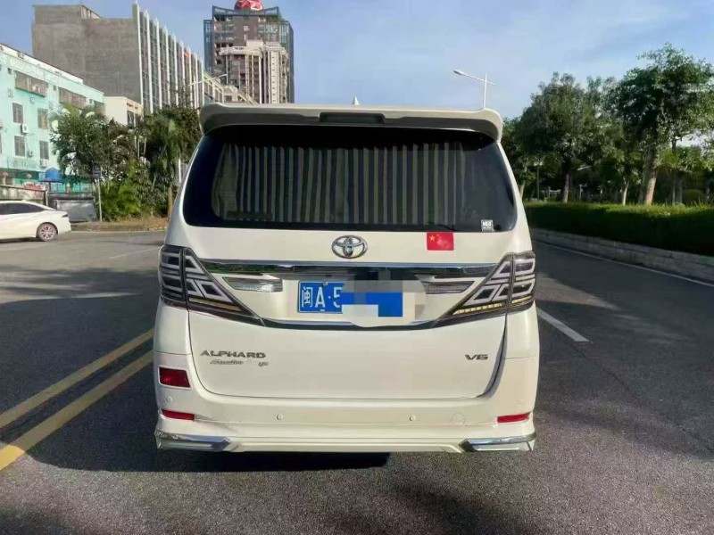 汕头12年丰田埃尔法9