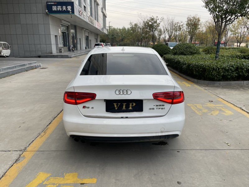 济宁12年奥迪A4L9