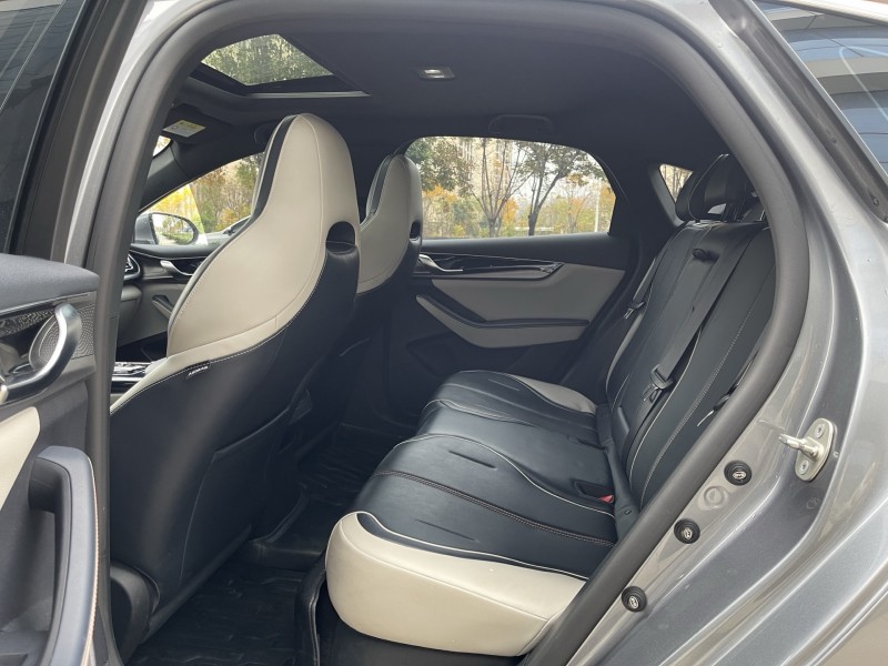 济宁22年比亚迪秦6