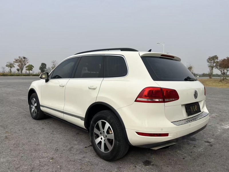 盐城11年大众途锐8