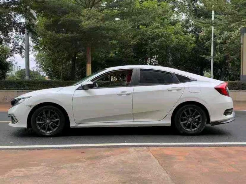 东莞19年本田思域8