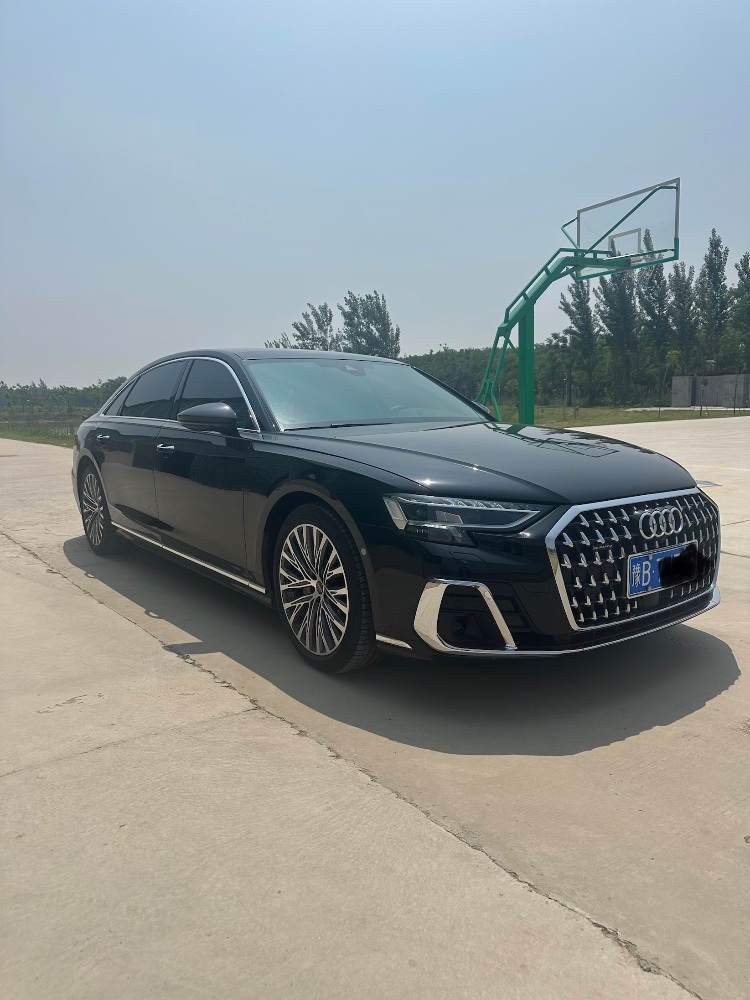 开封24年奥迪A8L3