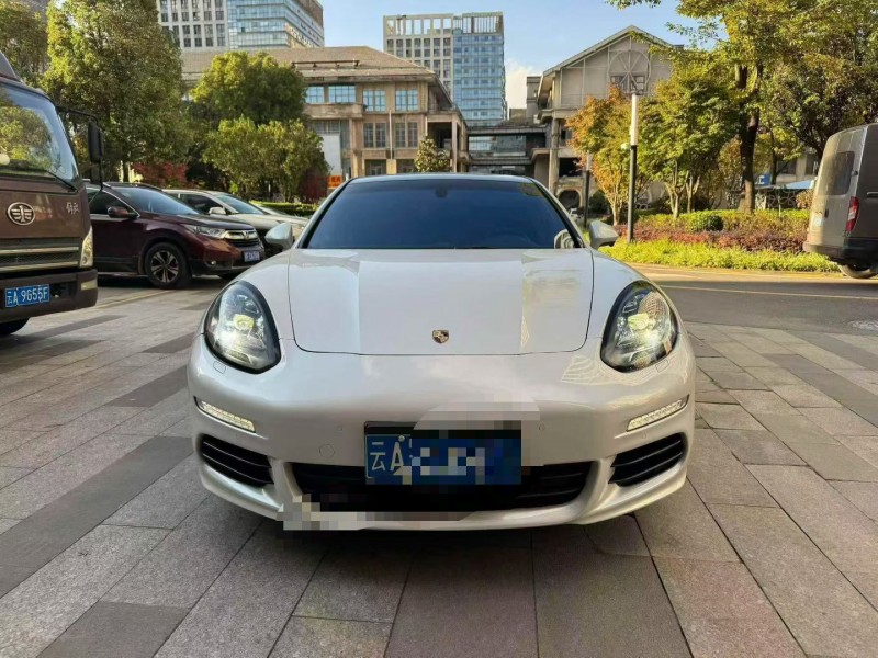 玉溪15年保时捷帕拉梅拉1