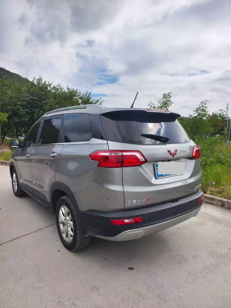 广州23年五菱汽车宏光8