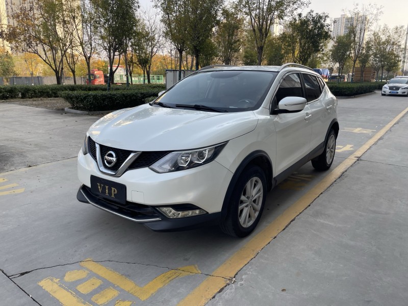 济宁18年日产逍客3