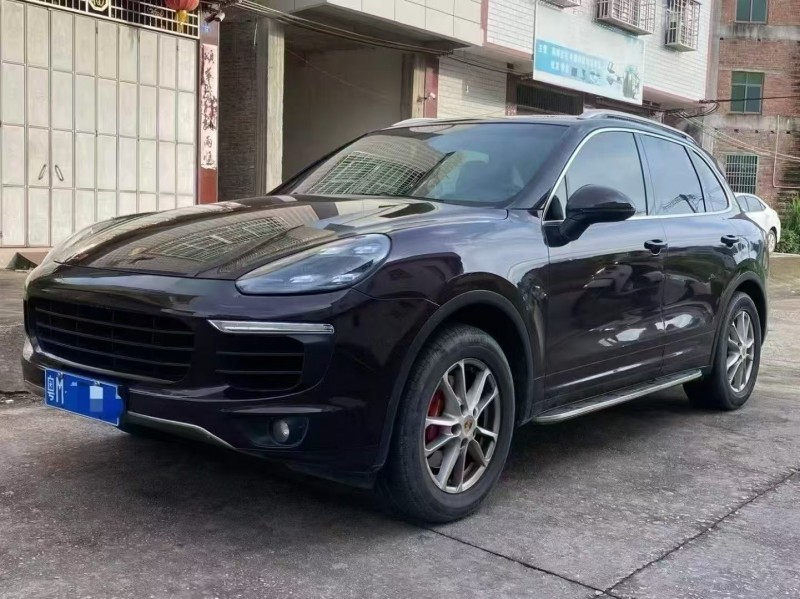 广州17年保时捷卡宴2