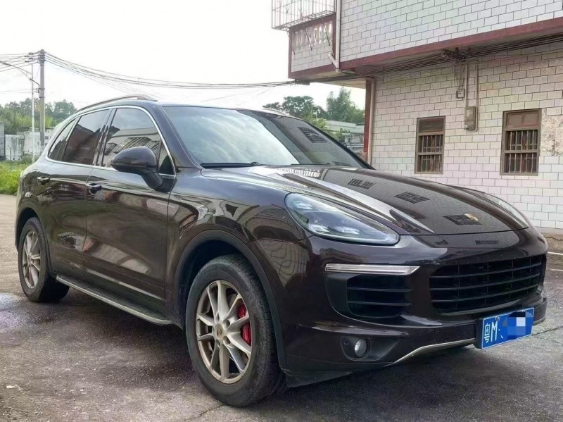 广州17年保时捷卡宴3