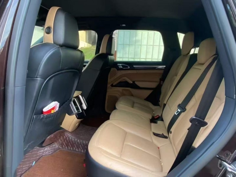 广州17年保时捷卡宴4