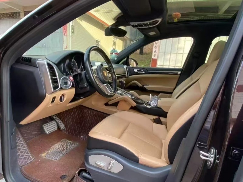 广州17年保时捷卡宴5