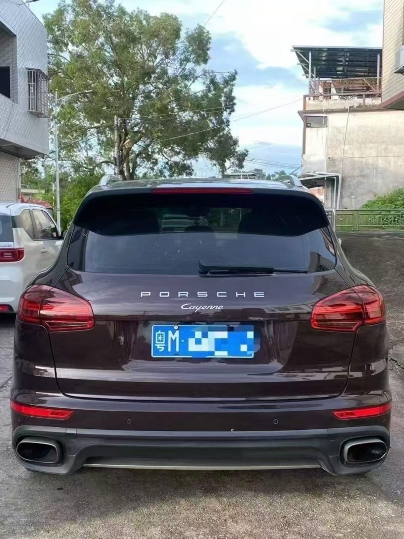 广州17年保时捷卡宴9