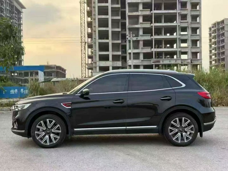 南宁22年红旗HS56