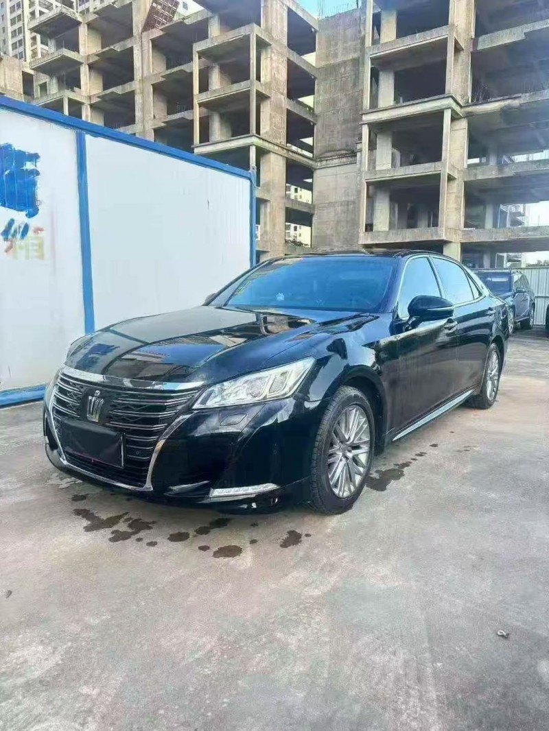 防城港17年丰田皇冠2