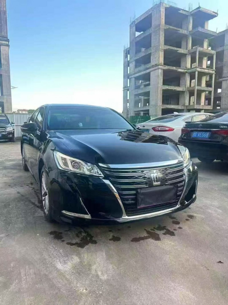 防城港17年丰田皇冠3