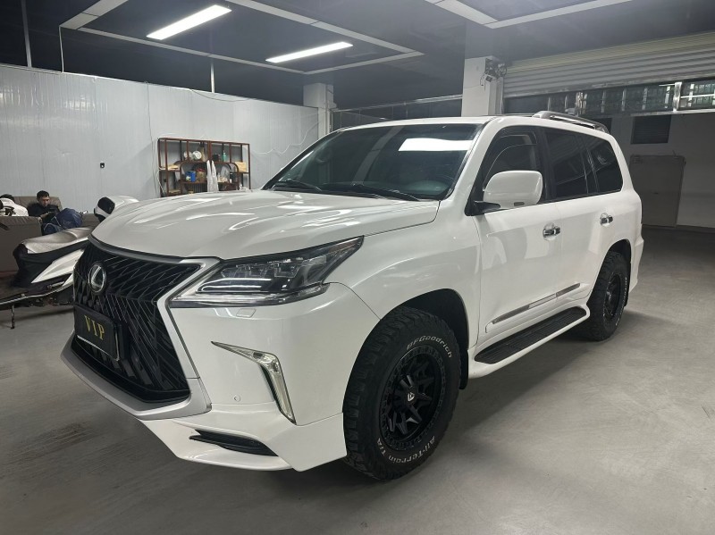 曲靖11年雷克萨斯LX2