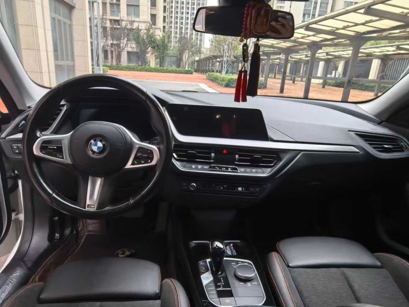 郑州21年宝马2系3