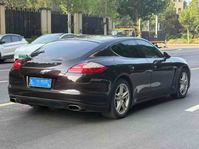 郑州12年保时捷帕拉梅拉5