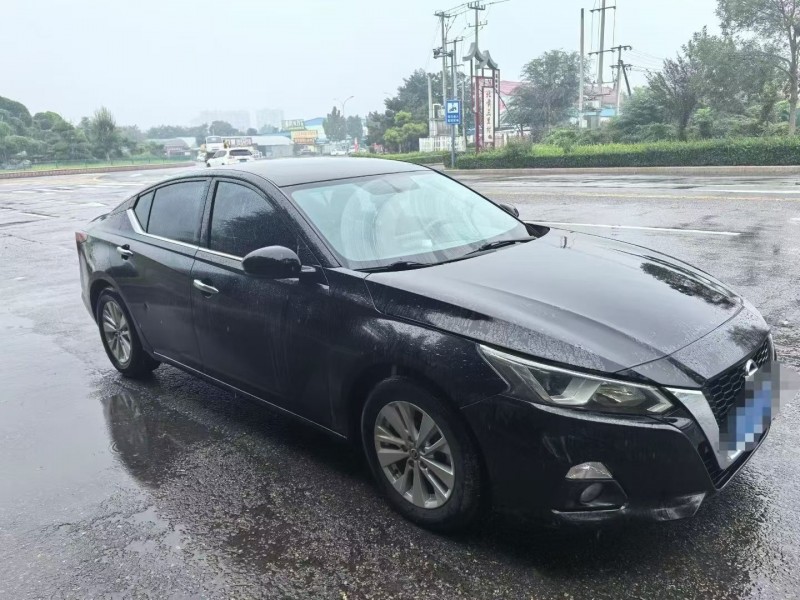 潍坊21年日产天籁3