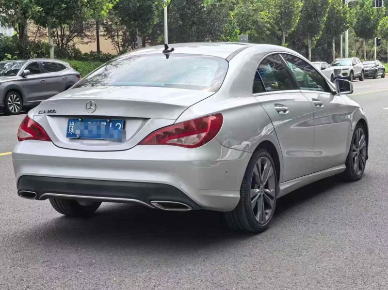 郑州18年奔驰CLA9