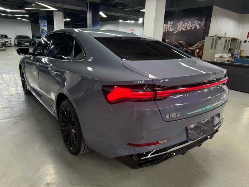 曲靖24年吉利星瑞8