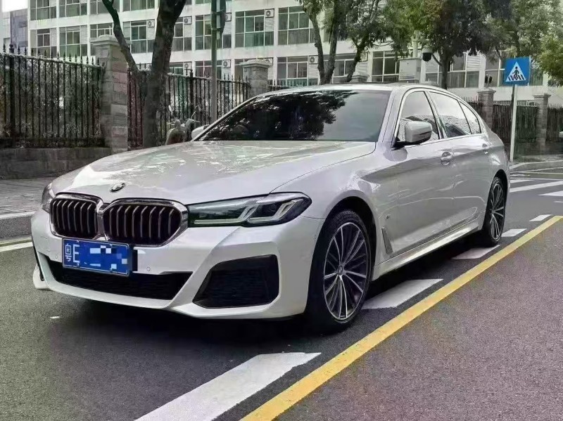 深圳22年宝马5系3