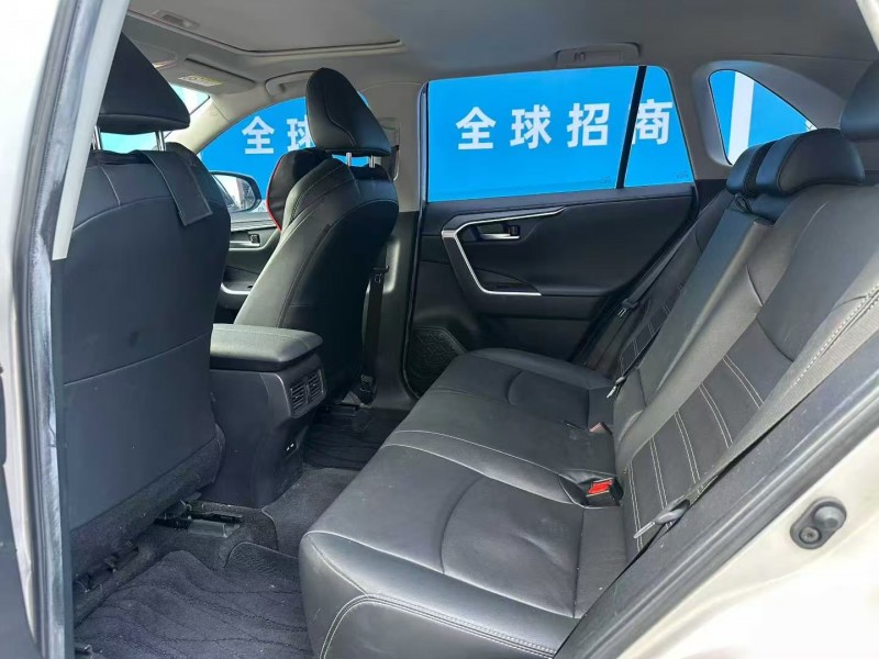 深圳21年丰田威兰达5