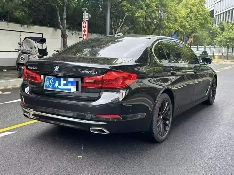 广州20年宝马5系8