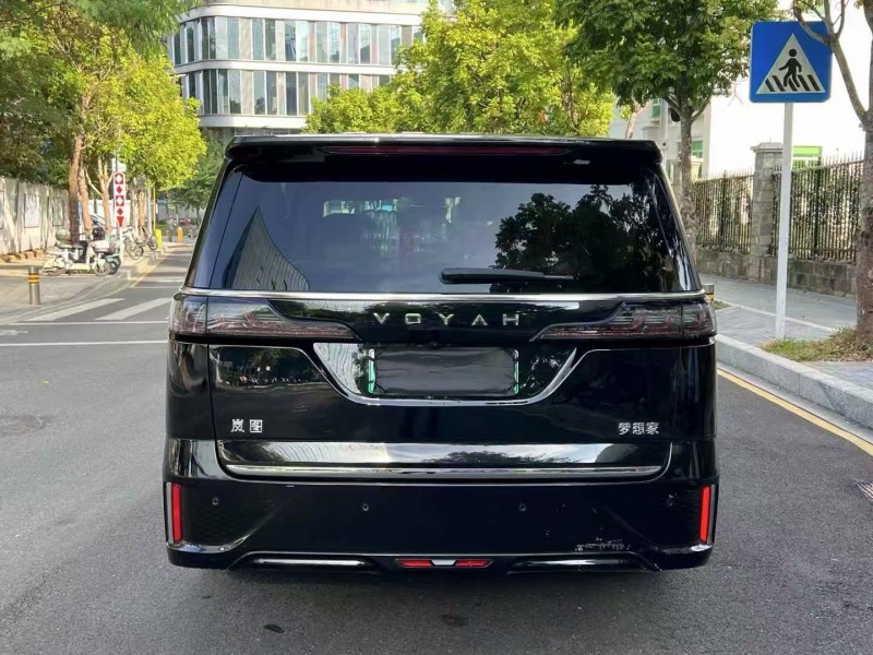 广州24年岚图汽车梦想家9