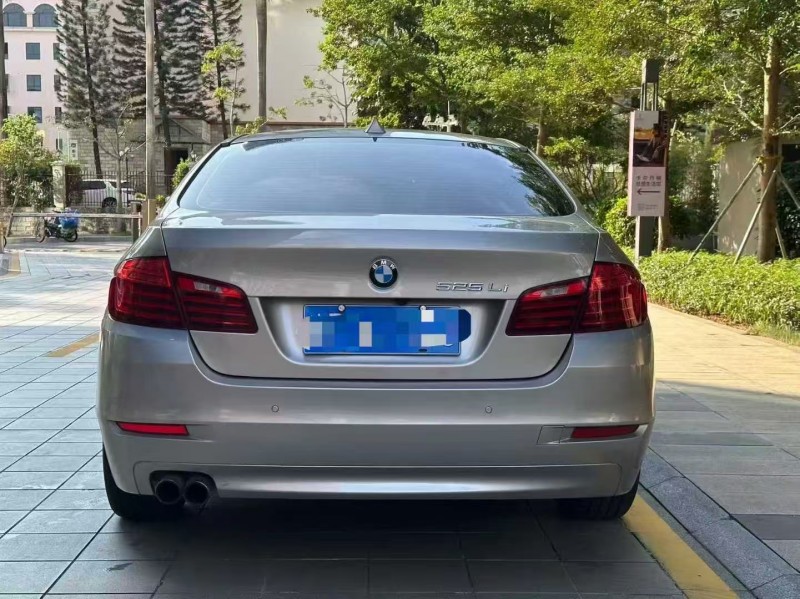 深圳16年宝马5系9
