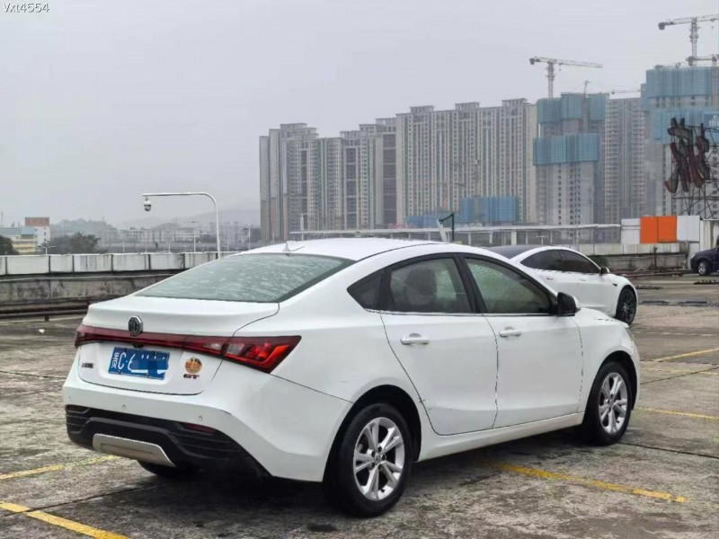 东莞17年名爵锐行8