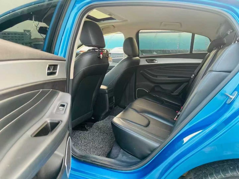 东莞20年奇瑞艾瑞泽6