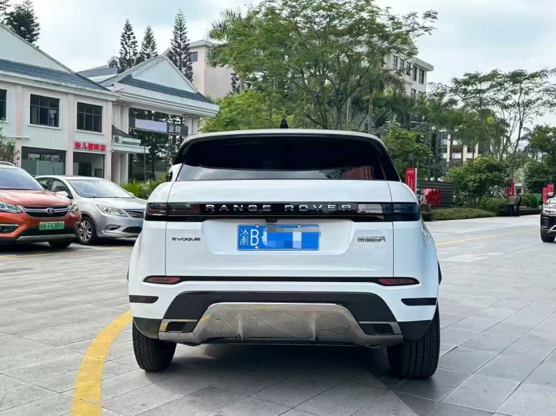 深圳24年路虎极光9