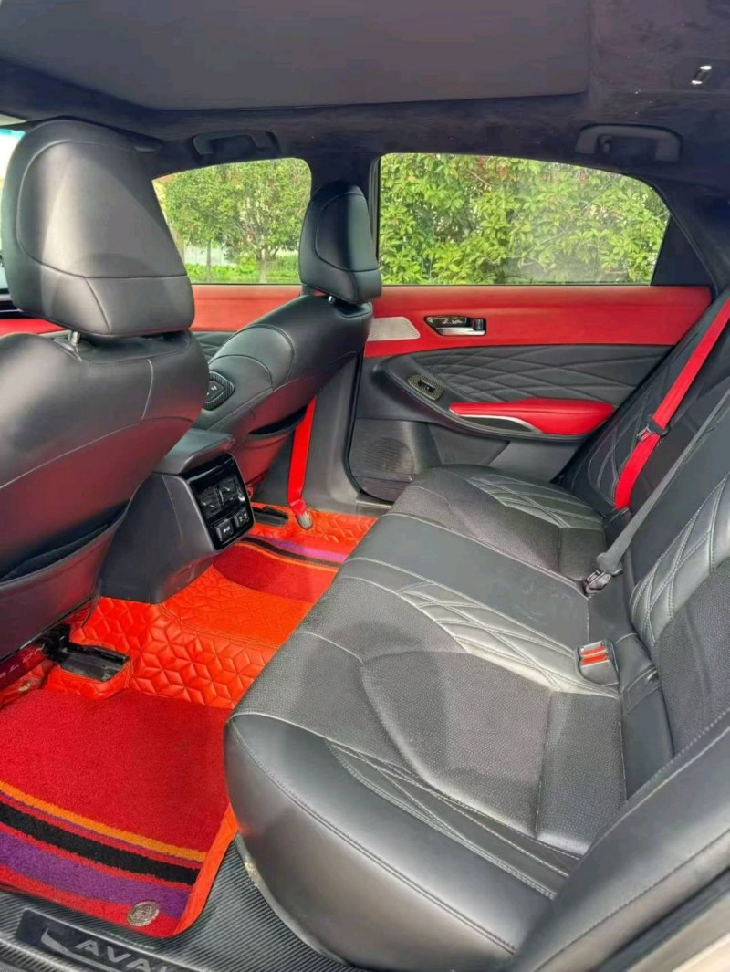 枣庄19年丰田亚洲龙8