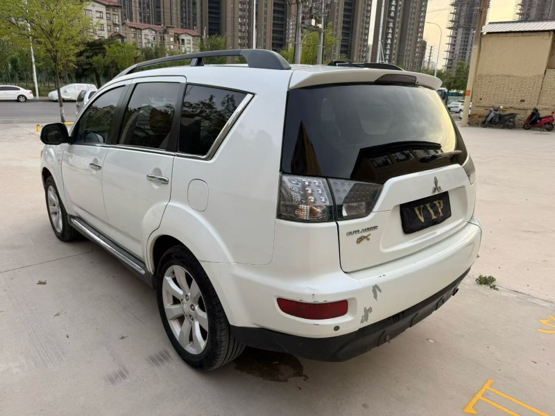 平顶山12年三菱欧蓝德8