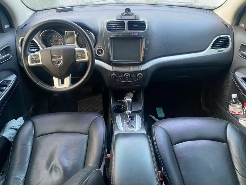 青岛13年道奇酷威5