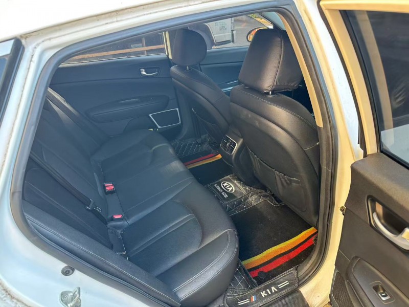 青岛19年起亚K57