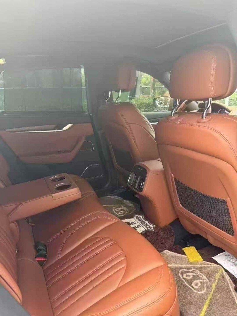 襄阳19年玛莎拉蒂Levante6