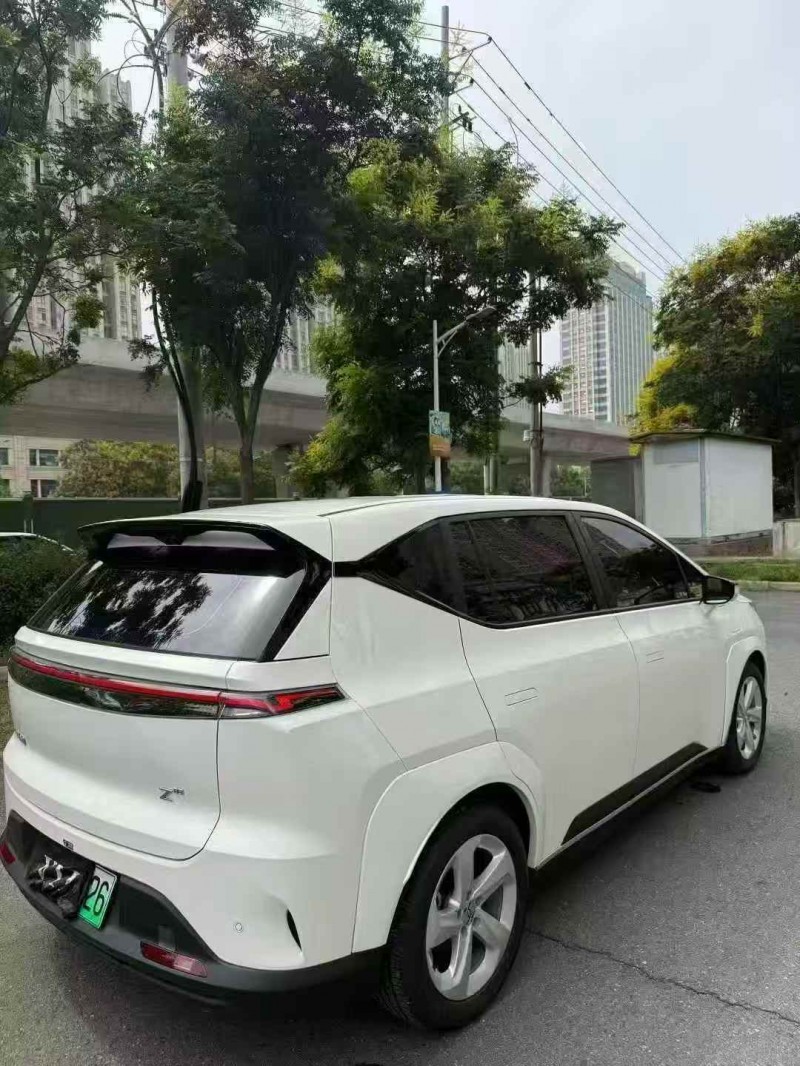 襄阳25年合创汽车Z034