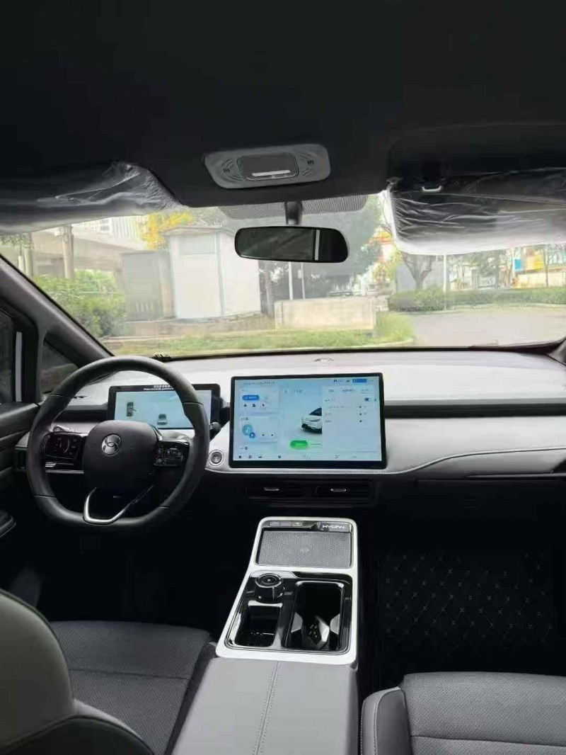 襄阳25年合创汽车Z035