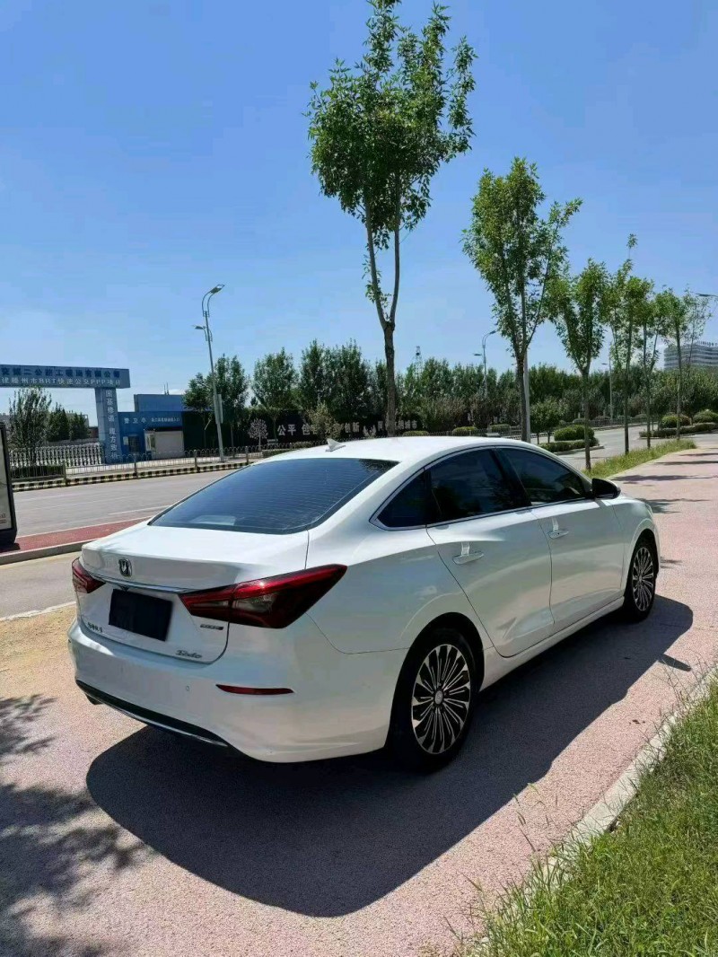 枣庄18年长安汽车逸动4