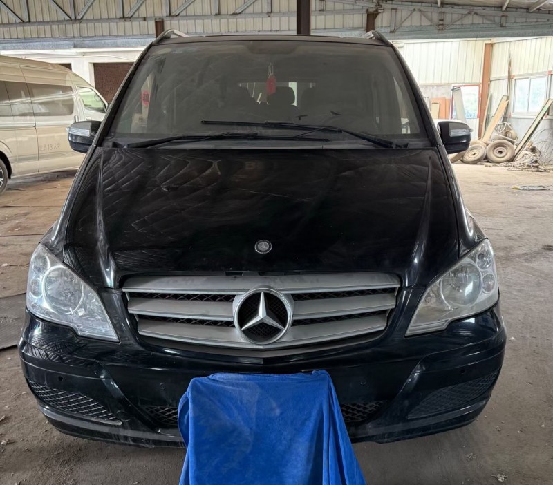 青岛16年奔驰唯雅诺1